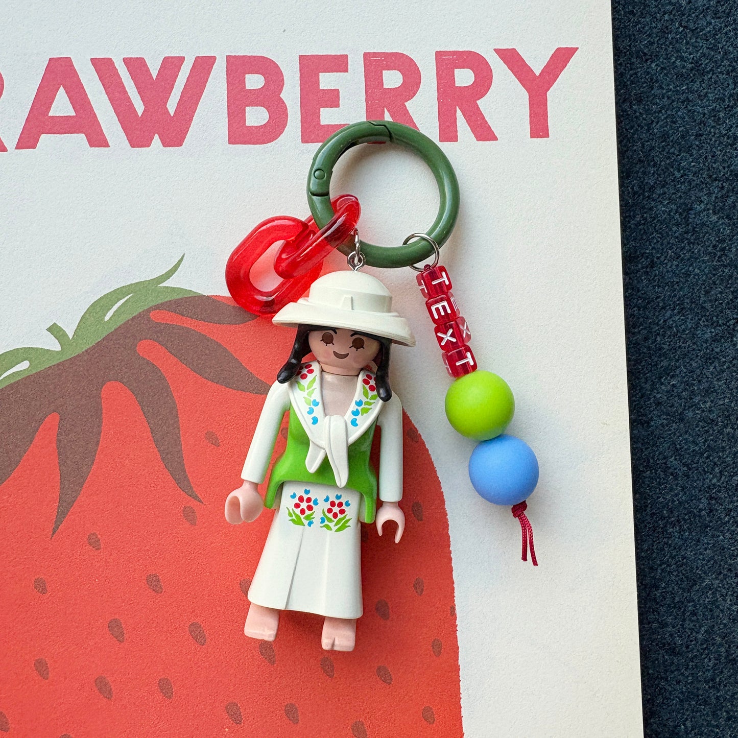 Vintage Lady_Flower_Keychain