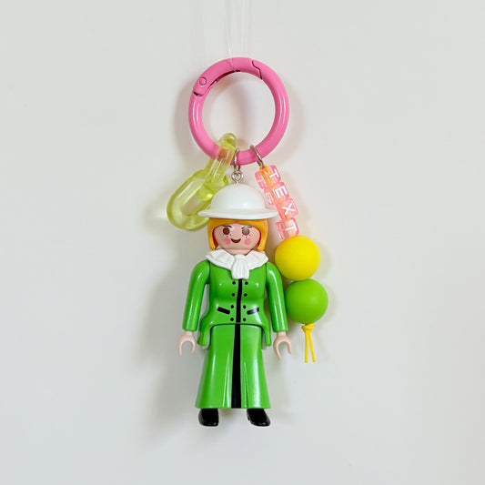 Vintage Lady_Green Dress White Hat_Keychain