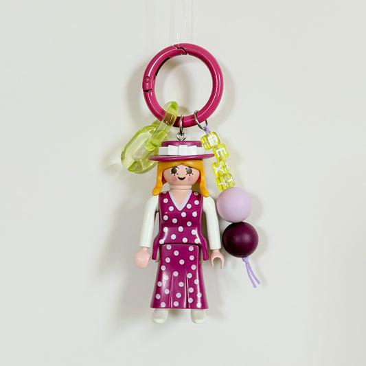 Vintage Lady_Polkadot_YellowHair
